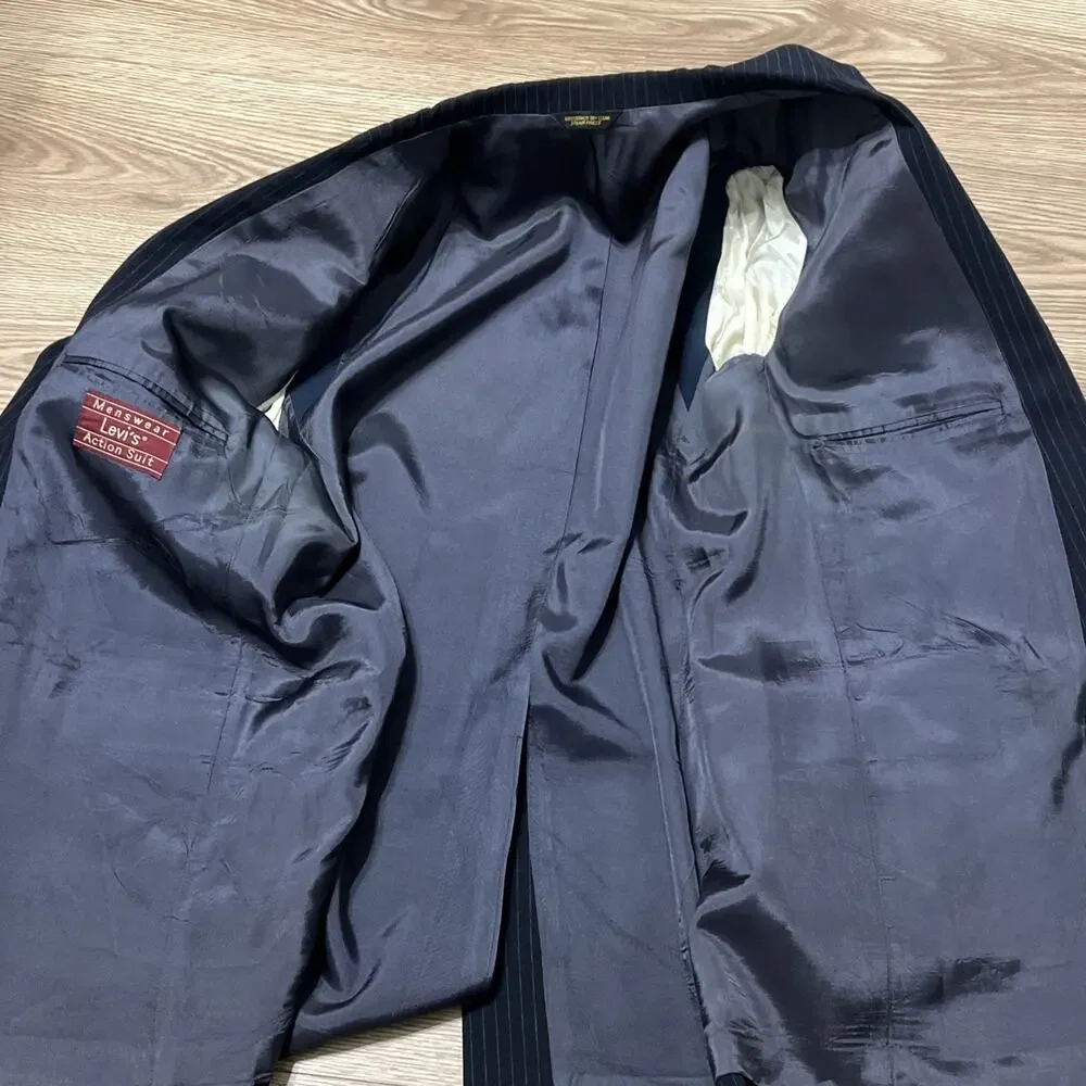 VINTAGE Levi Men’s Black Pinstripe Jacket Blazer Action Suit Size 46R (A17)
